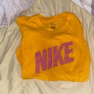 Long sleeve nike t-shirt